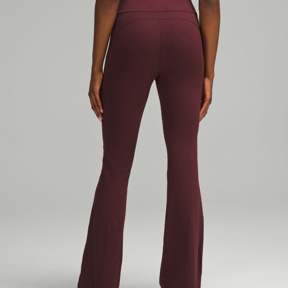 NWOT Lululemon Garnet super high rise grove nulu flare size 4 28"